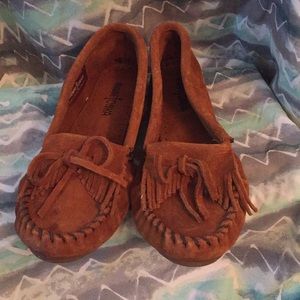 Minnetonka moccasins women’s size 9. Brown